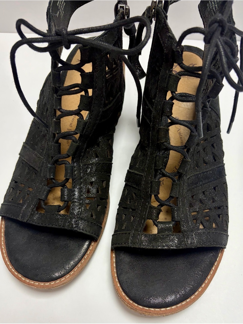 Söfft Black Leather Lace-Up 
Gladiator Boho Sandals Cutout 
Ankle Zip Size 9.5